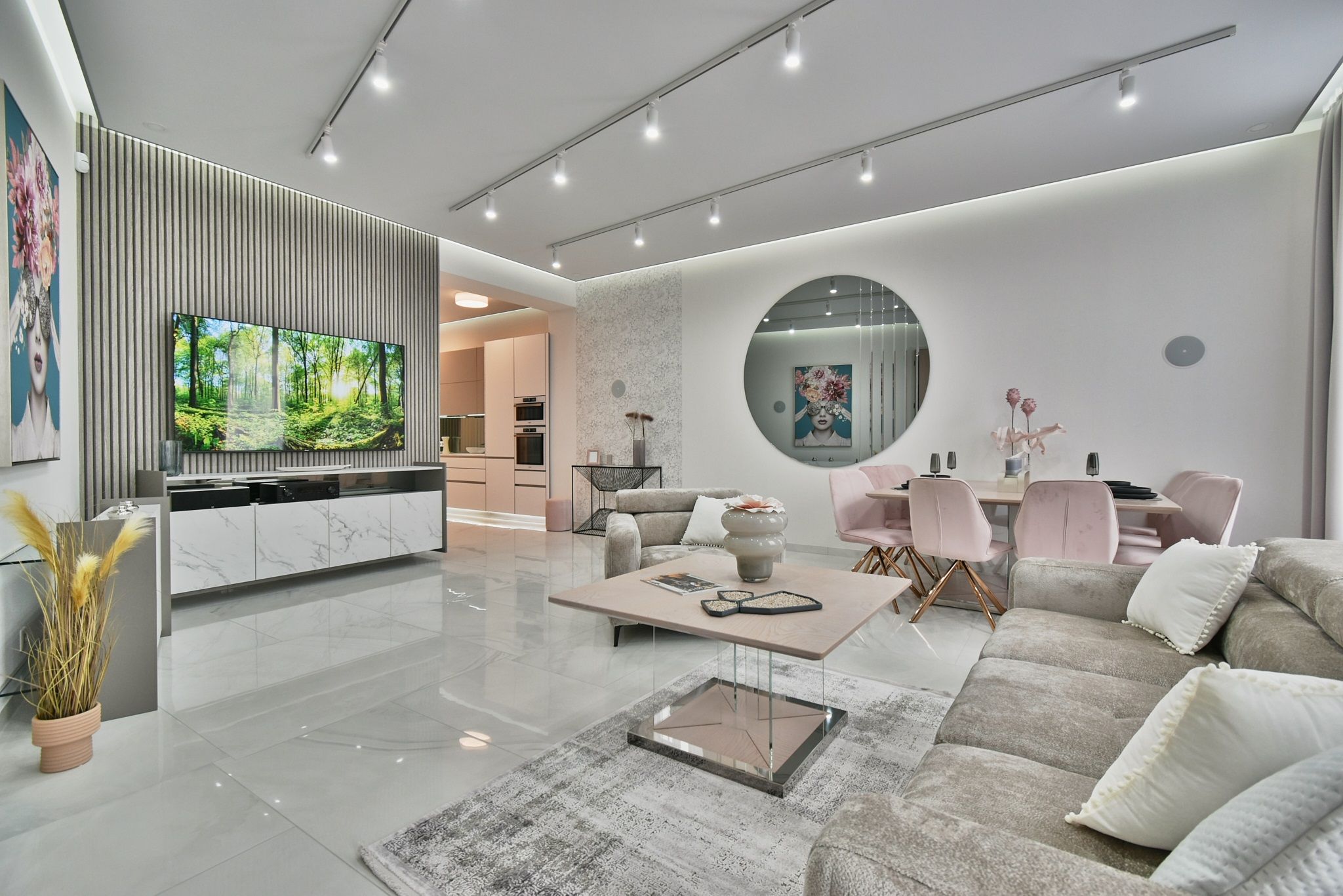 Luxurious Home with Sauna and Spa Bath at Károly boulevard
