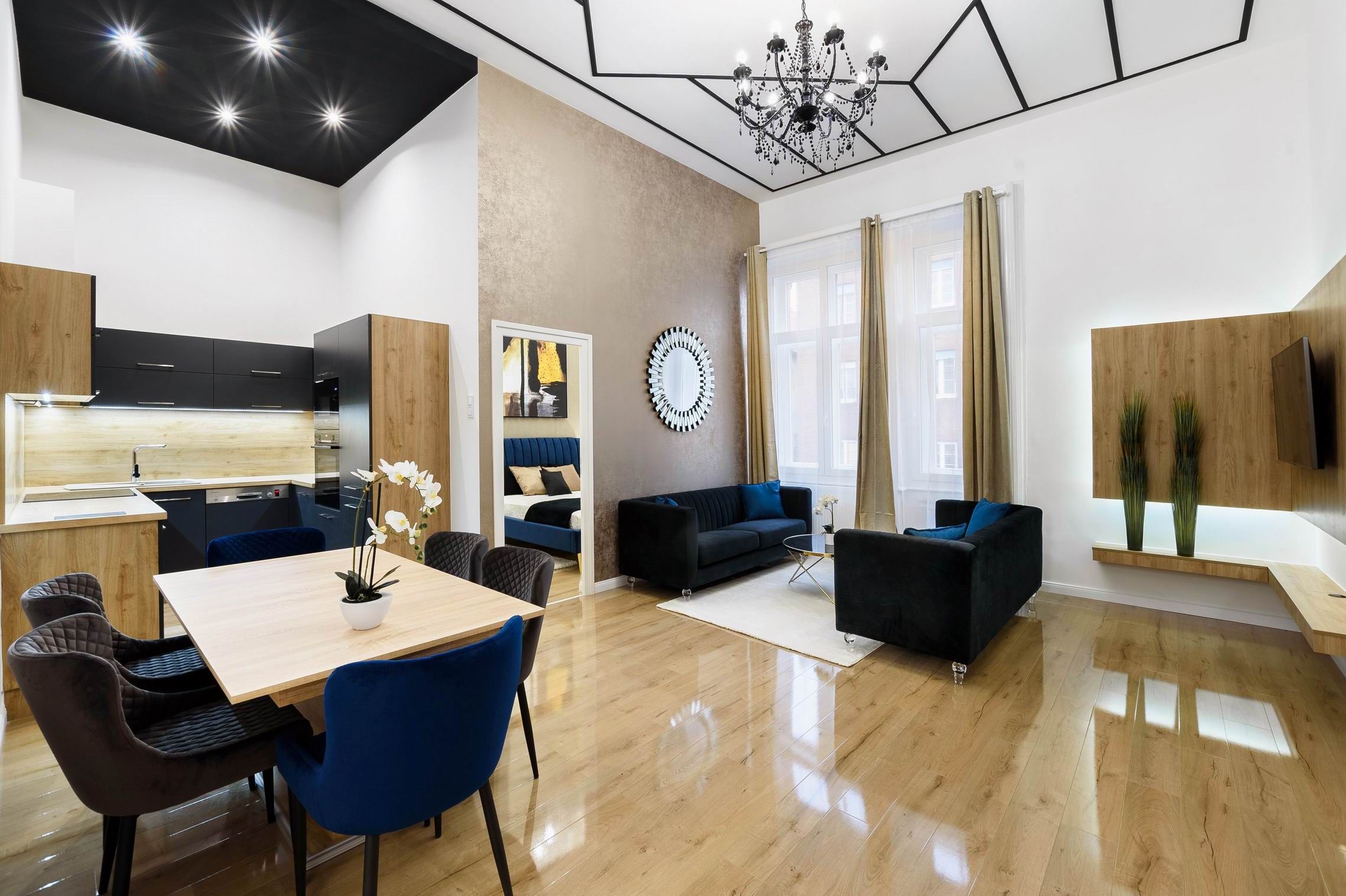 Elegant Corner Residence Near Astoria