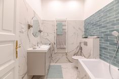 Petőfi Sándor street, 3 bedroom premium apartment