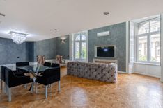 Andrássy Avenue, two gallery-style homes with private jacuzzis and a breathtaking view of St. Stephen’s Basilica.