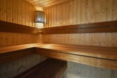 Luxurious Home with Sauna and Spa Bath at Károly boulevard