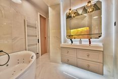 Luxurious Home with Sauna and Spa Bath at Károly boulevard