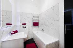 Elegant Corner Residence Near Astoria
