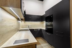 Elegant Corner Residence Near Astoria