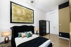 Elegant Corner Residence Near Astoria